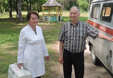 Более ста лет трудового стажа на двоих у Надежды и Леонида Бабичей из деревни Березино