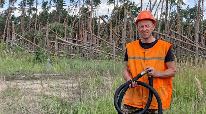 Машыніст Павел Ганус: “Своечасовы рамонт тэхнікі –
гарантыя якасных работ”.